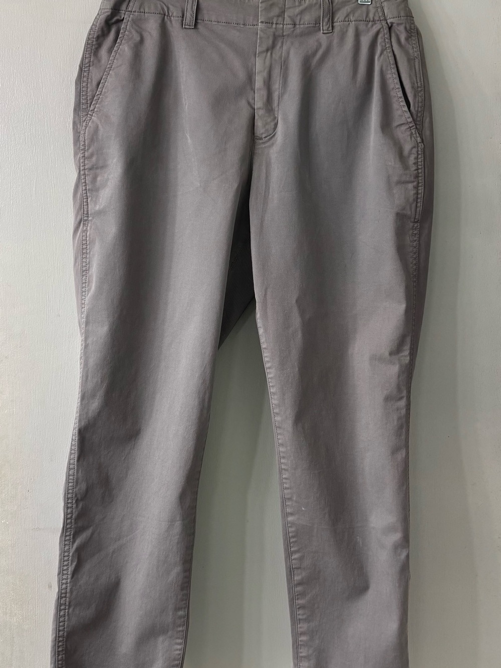 GAP Women's Straight Leg Pants in Light Gray